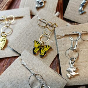 Silmukkamerkki-setti, erilaisia